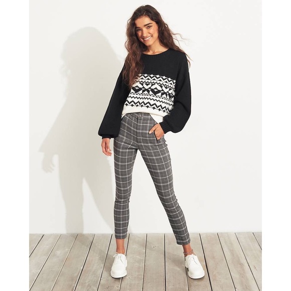 Hollister Patterned Crewneck Sweater - Picture 2 of 5